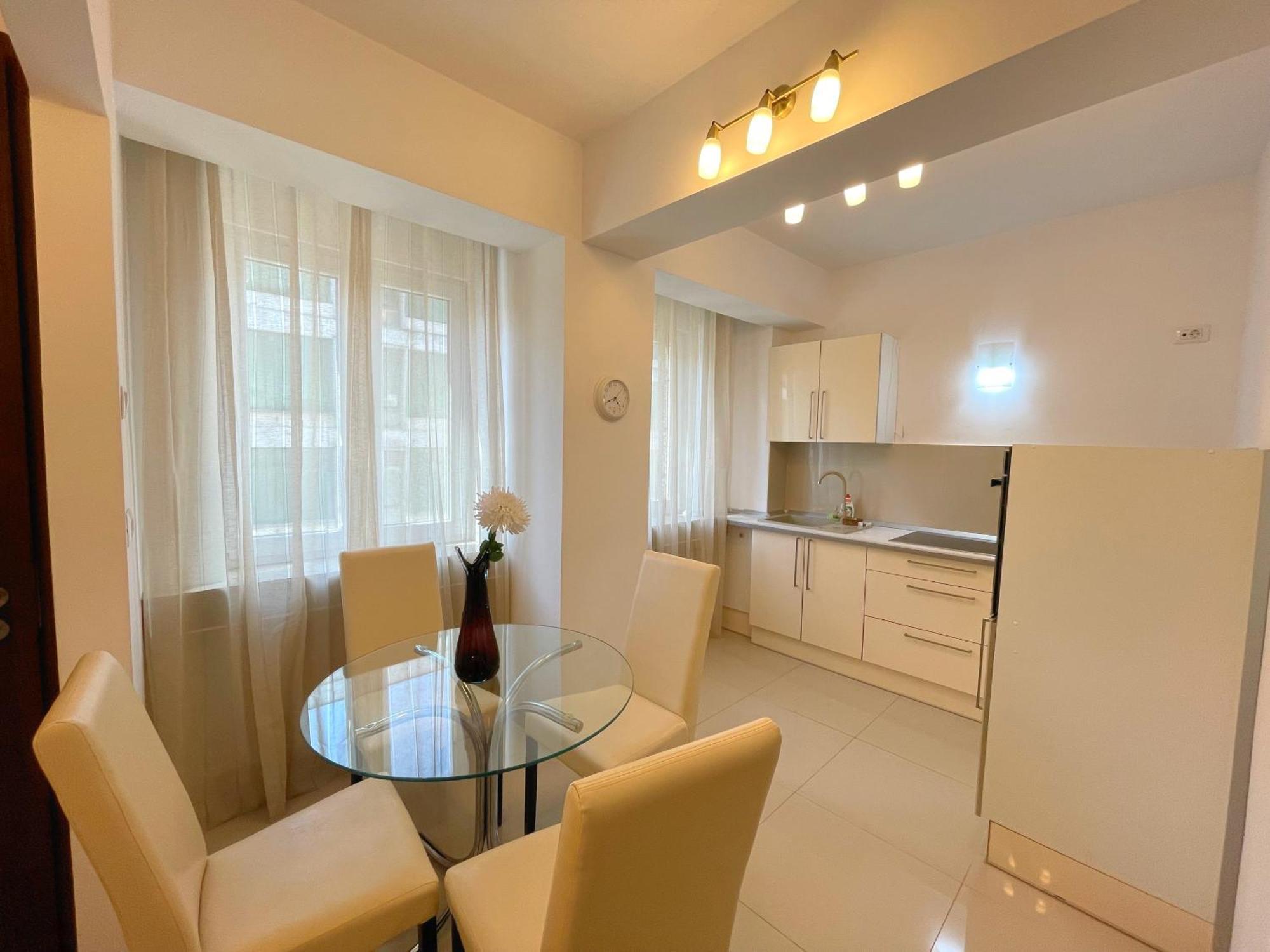 Relax Old Town Apartment Орадя Екстер'єр фото